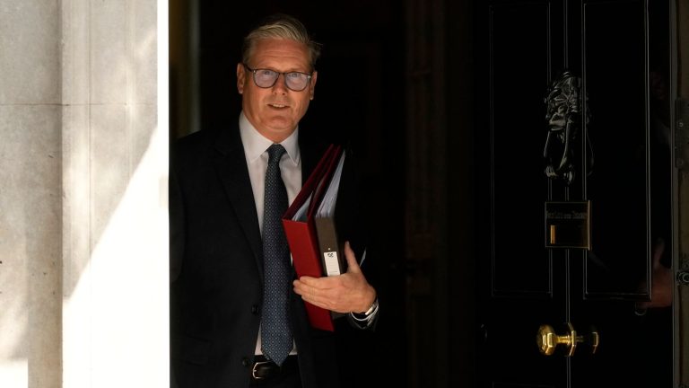 Starmer Criticized for Removing Thatcher Portrait from No. 10